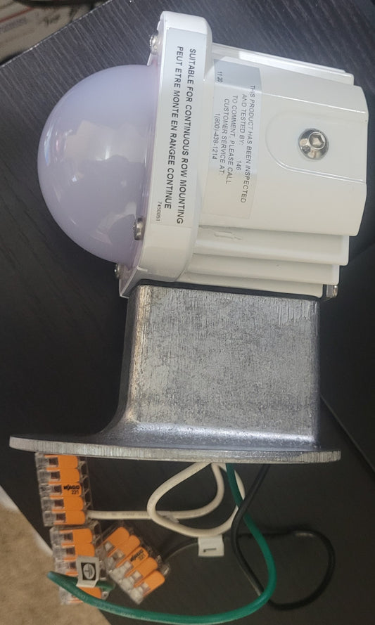 Phoenix CLW-13LED-120-240-N, 1000 Lumens, Wall Mount Lighting, New!