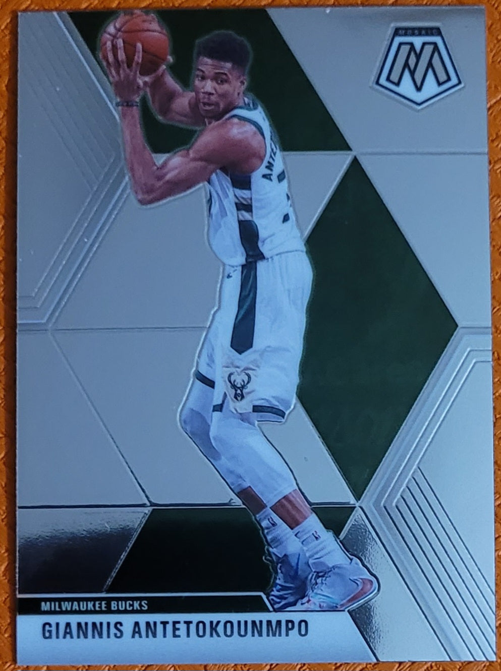 2019-20 Panini Mosaic #75 Giannis Antetokounmpo