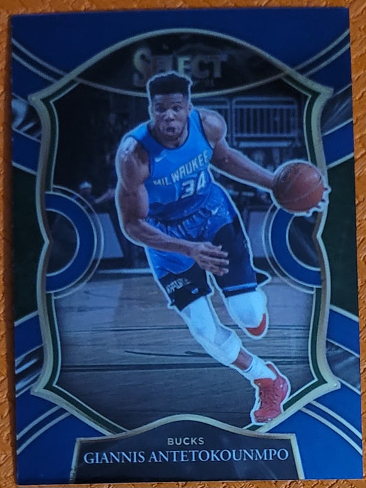 2020-21 Panini Select #54 Giannis Antetokounmpo Blue Prizms