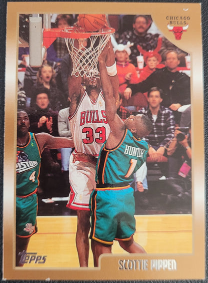 1998-99 Topps #1 Scottie Pippen