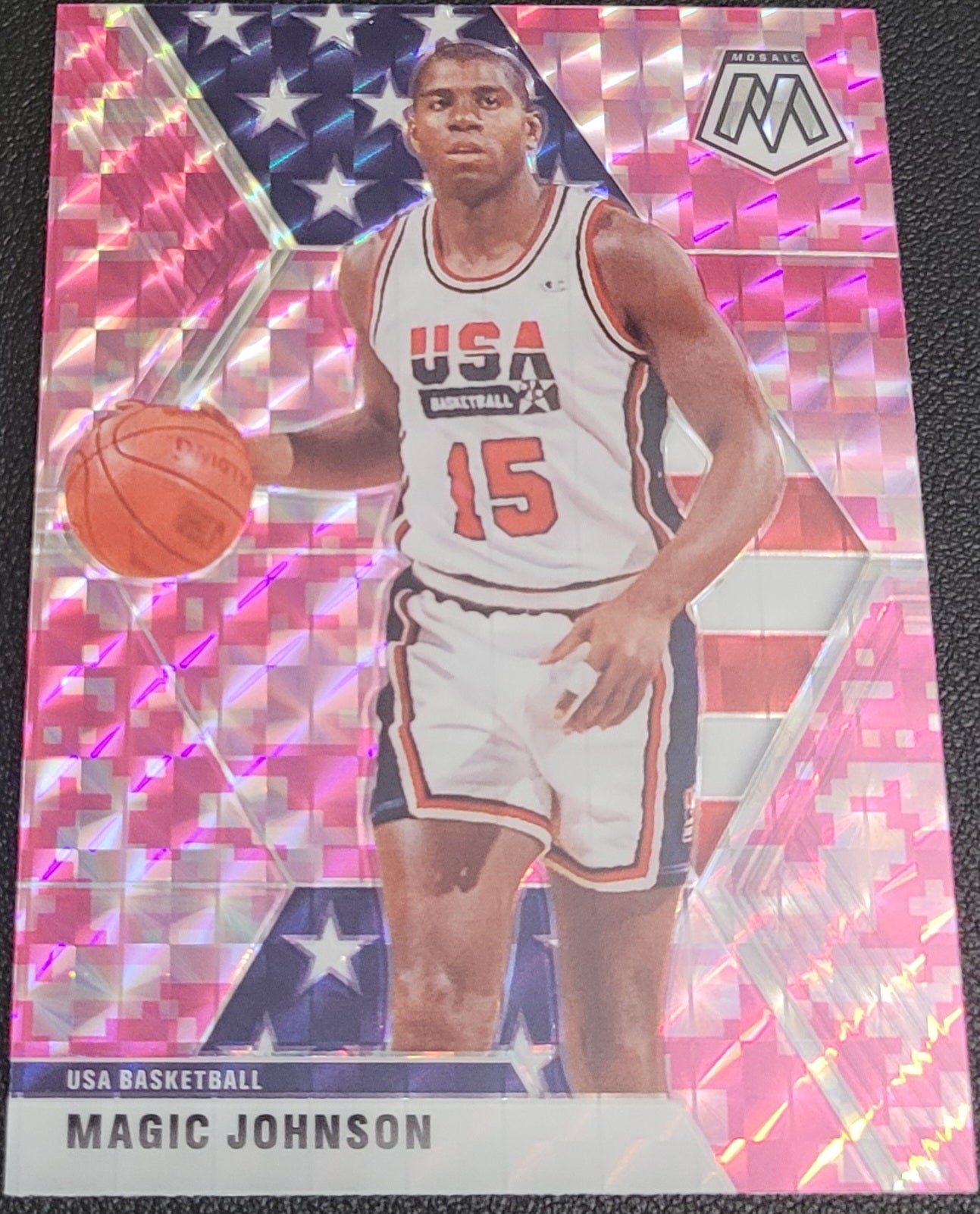 2019-20 Panini Mosaic #255 Magic Johnson Camo Pink