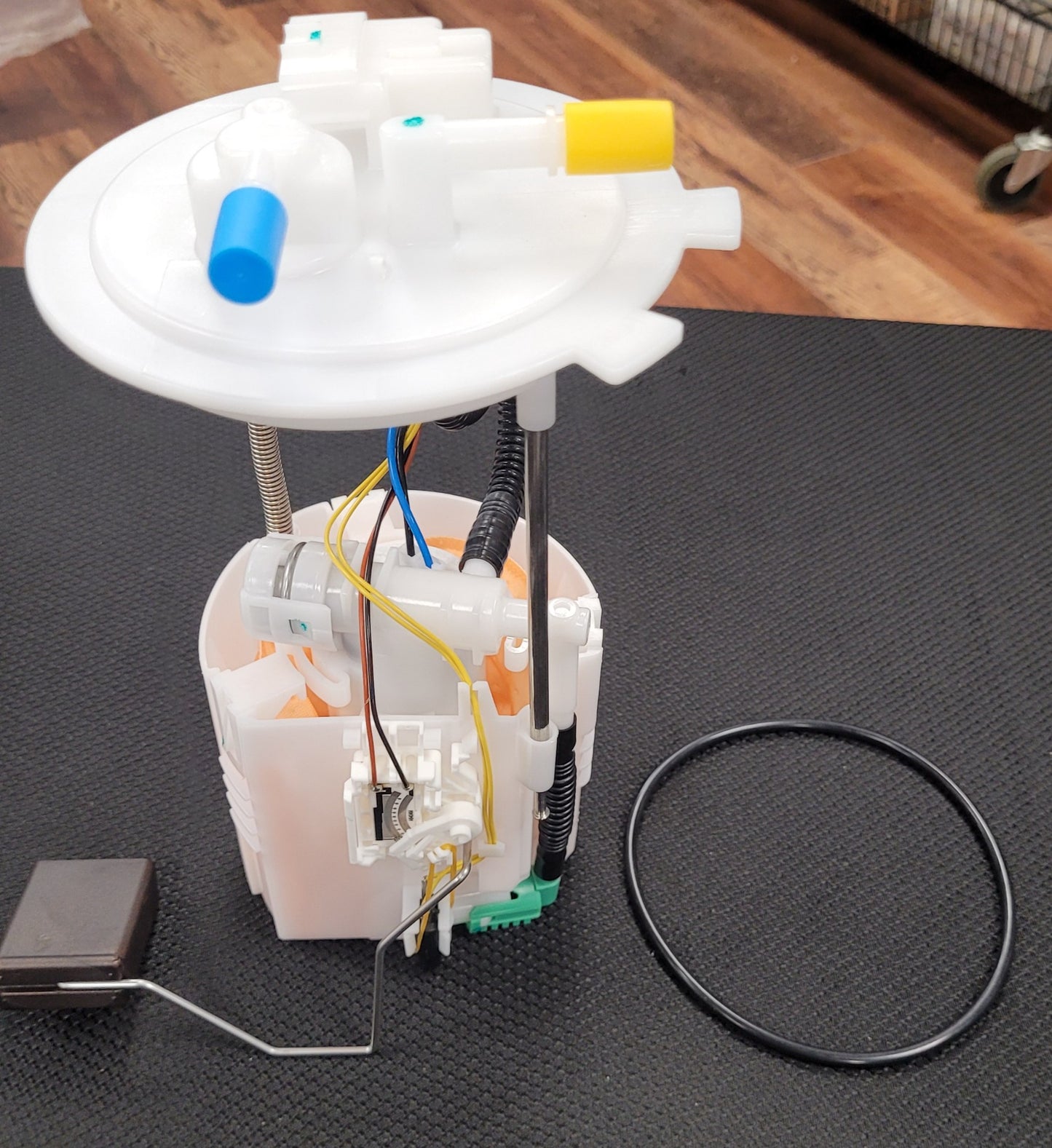 Fuel Pump Assembly 17040-3TA0A for Nissan Altima, Maxama 2004-2009, Brand New!