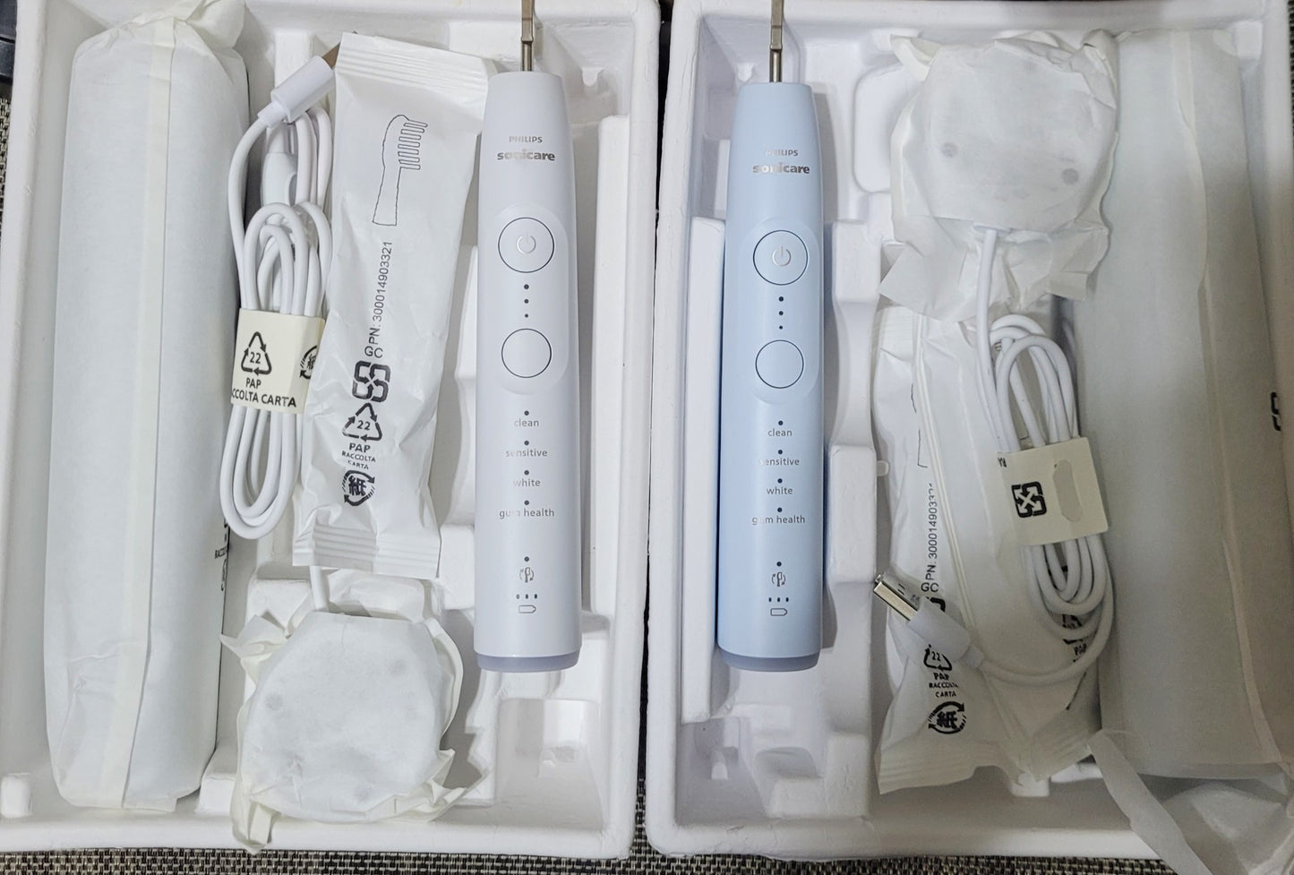 Philips Sonicare HX7439/06 Electric Toothbrush - 2 Pack Lt. Blue / White, New!