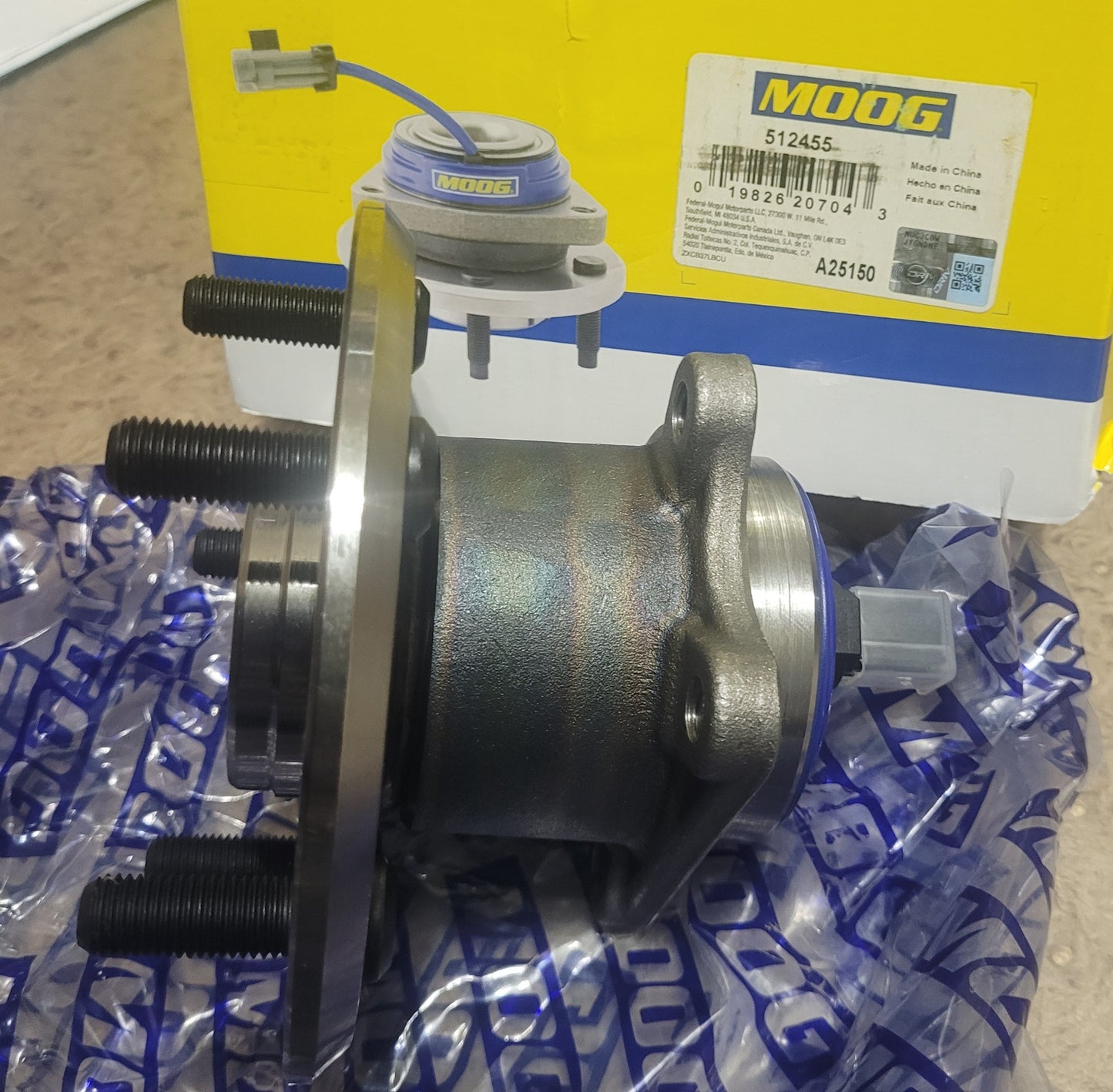 MOOG 512455 Wheel Bearing and Hub Assembly Rear Right, 5 Lugs, Brand New!