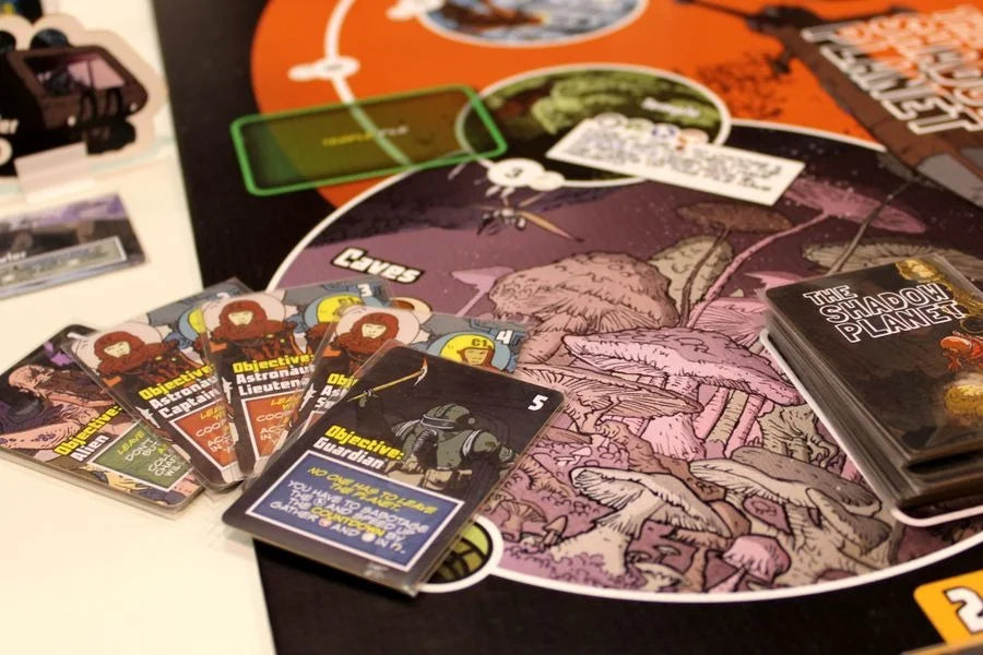 The Shadow Planet Board Game Strategy Adventure Game English Edition - NEW!