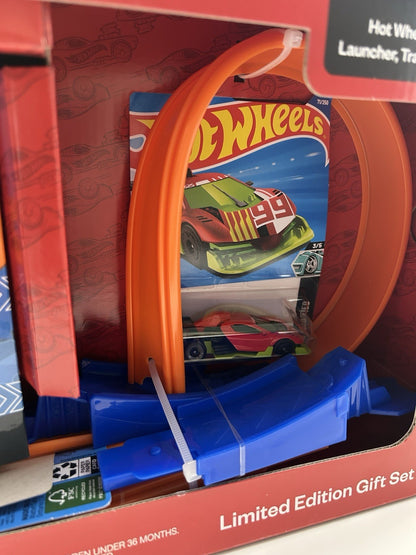 Hot Wheels Gift Set, Speed Snap Stunt Tracks, Vehicle, Launcher, & Book - New!