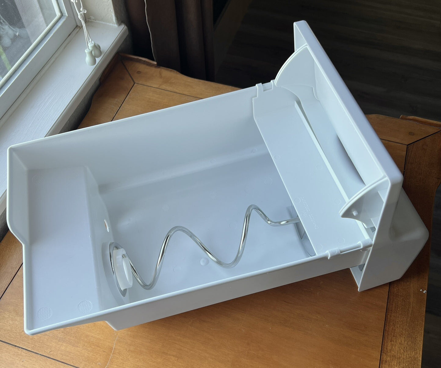 Frigidaire Ice Bucket Assembly with Auger for Pure Source Ultra Refrigerators - NEW!