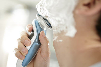 Philips Norelco Shaver 7500 w/ SenseIQ (S7783/84) w/ Cleaning Pod, Black - New!